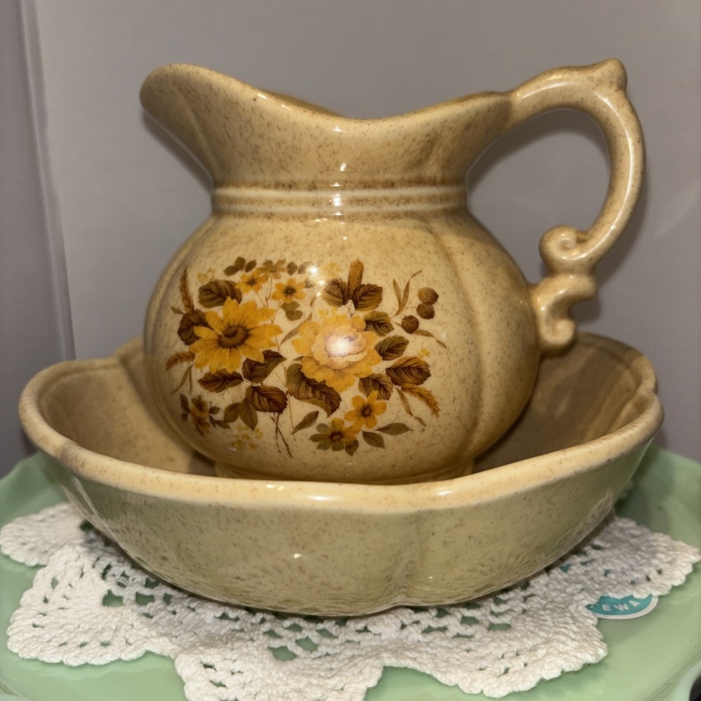 VINTAGE ANTIQUE MCCOY POTTERY BOWL & PITCHER LEAVES FLOWER PRINT